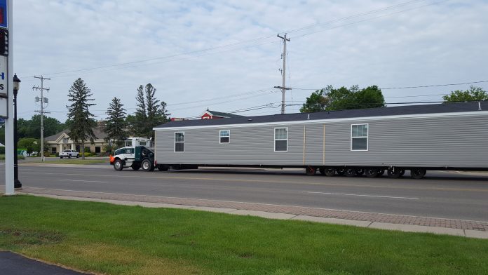 Tips for Finding the Right Route When Moving Your Mobile Home