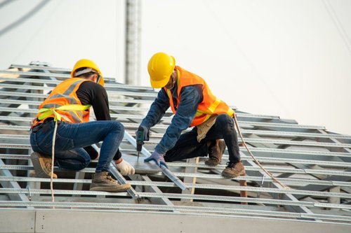 When Is the Right Time to Schedule Commercial Roof Repair for Your Enterprise?